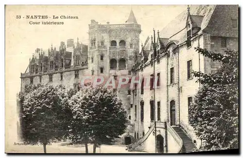 Ansichtskarte AK Nantes Le Chateau Cour Interieure