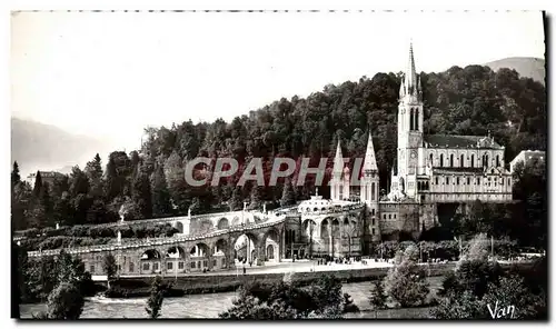 Ansichtskarte AK Lourdes La Basilique Et Le Calvaire