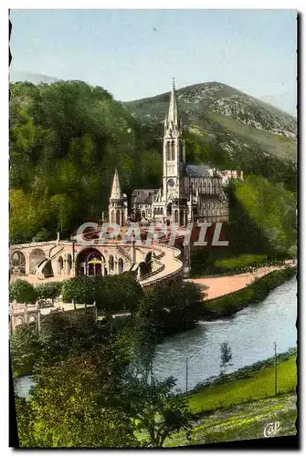 Cartes postales moderne Lourdes La Basilique Et Le Gave