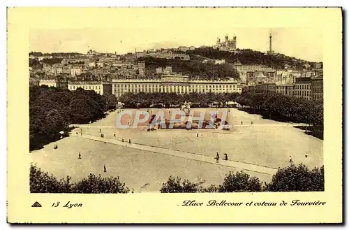 Cartes postales moderne Lyon Place Bellecour Et Coteau De Fourviere