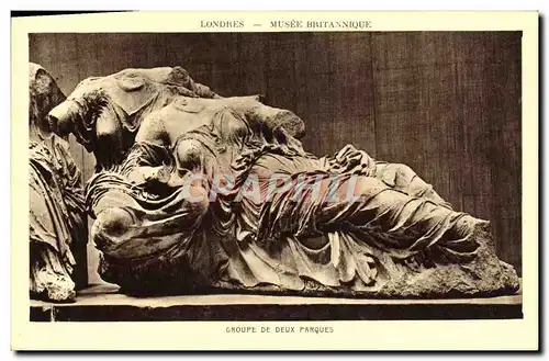 Cartes postales Londres Musee Britannique Groupe De Deux Parques