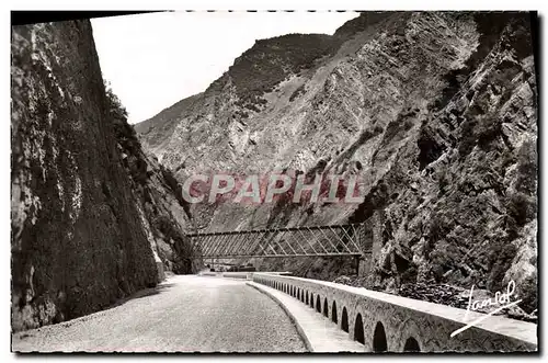 Cartes postales moderne Blida La Vallee De La Chiffa Le Pont Du Chemin De Fer