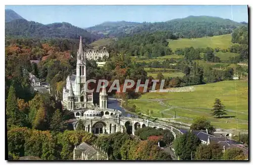 Cartes postales moderne Lourdes La Basilique Vue Du Chateau Fort