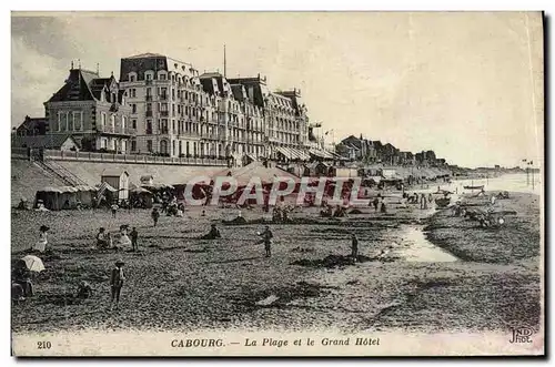 Cartes postales Cabourg La Plage et le Grand Hotel