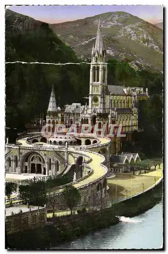 Cartes postales moderne Lourdes La Basilique et le Gave