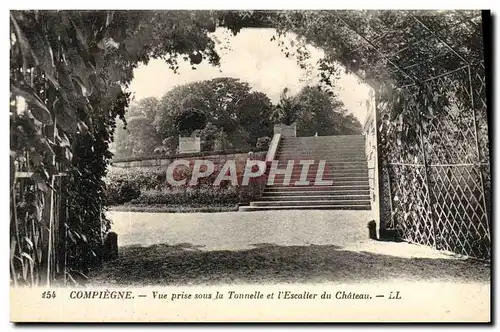 Cartes postales Compiegne Vue Prise Sous la Tonnelle et L'escalier du Chateau