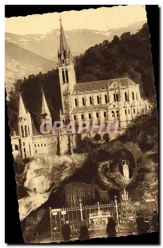 Cartes postales Lourdes La Grotte Et La Basilique