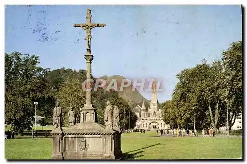 Cartes postales moderne Lourdes Le Calvaire Breton La Basilique