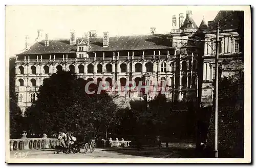 Cartes postales Blois La Facade Du Chateau Et Place Victor Hugo