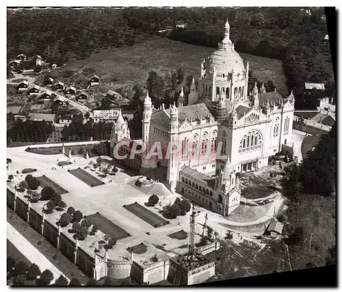 Cartes postales moderne Lisieux Vue Aerienne de la Basilique