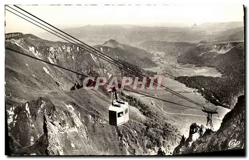 Cartes postales moderne Auvergne Vue prise du Sancy vers le Mont Dore Teleferique