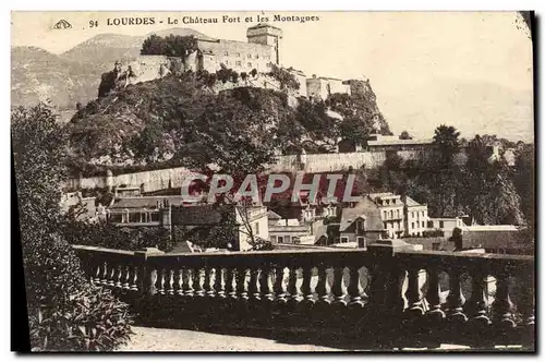 Cartes postales Lourdes Le Chateau Fort et les Montagnes