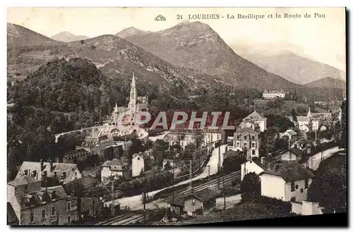 Cartes postales Lourdes La Basilique et la Route de Pau