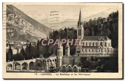 Ansichtskarte AK Lourdes La Basilique et les Montagnes