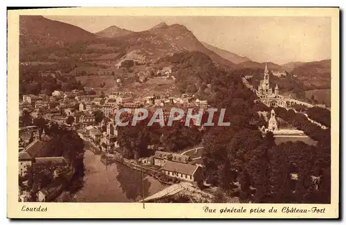 Ansichtskarte AK Lourdes Vue Generale Prise du Chateau Fort