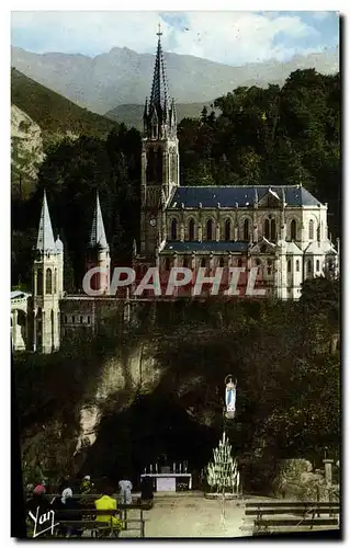 Cartes postales Lourdes La Basilique et la Grotte