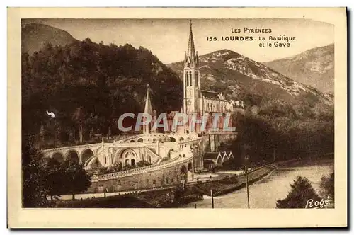 Cartes postales Lourdes La Basilique et le Gave