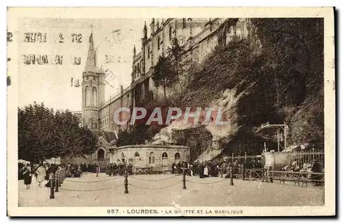 Cartes postales Lourdes La Grotte Et La Basilique