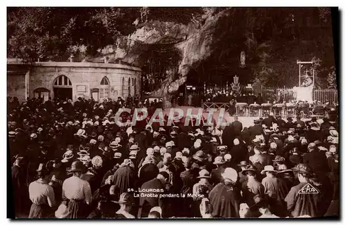 Cartes postales Lourdes La grotte pendant la messe