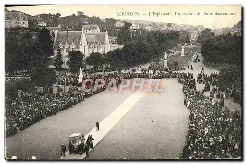 Cartes postales Lourdes L&#39Esplanade Procession du Saint Sacrement