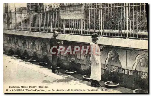 Cartes postales Lourdes Les Robinets de la Source Miraculeuse