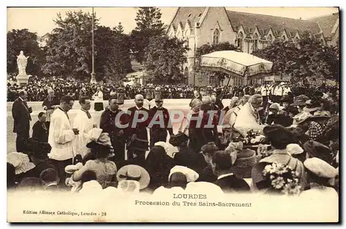 Ansichtskarte AK Lourdes Procession du Tres Saint Sacrement