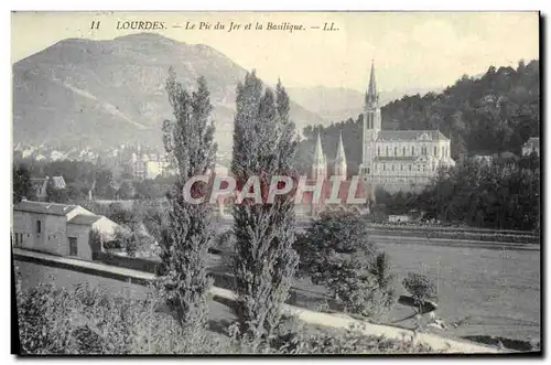 Ansichtskarte AK Lourdes Le Pic du Jer et la Basilique