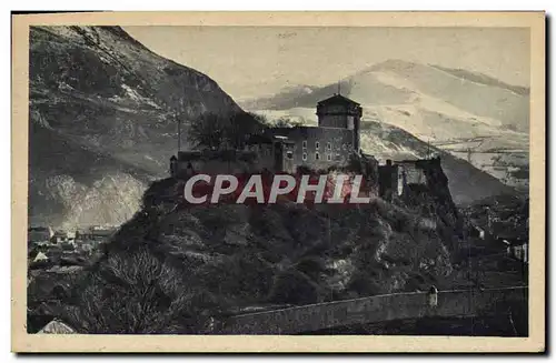 Cartes postales Lourdes Le Chateau Fort et les Montagnes