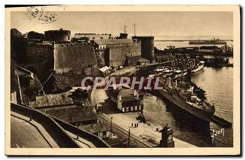 Cartes postales Brest Le Chateau et la Rade Bateau