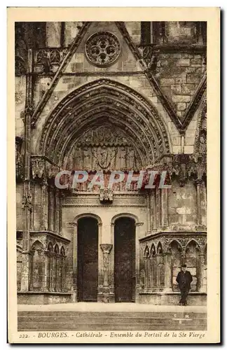 Ansichtskarte AK Bourges Cathedrale Ensemble Du Portail St Ursin