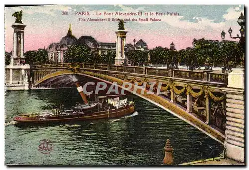 Cartes postales Paris Le Pont alexandre III Et Le Petit Palais Peniche Bateau