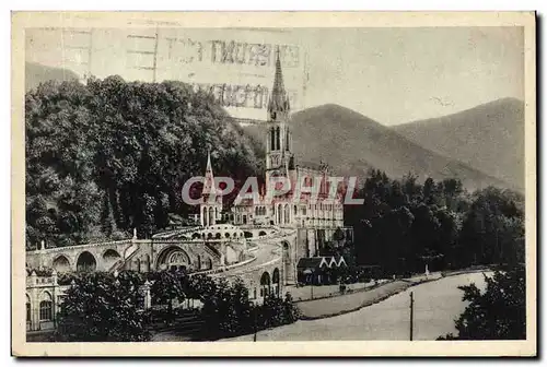 Cartes postales Lourdes La Basilique Et Les Piscines