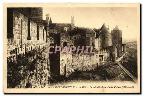 Cartes postales Carcassonne La Cite La Montee de la porte d&#39Aude