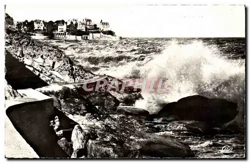 Cartes postales moderne Dinard Cote d&#39Emeraude Promenade du Moulinet Au loin la Malouine