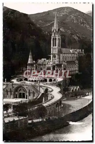 Cartes postales moderne Lourdes La Basilique Et Le Gave