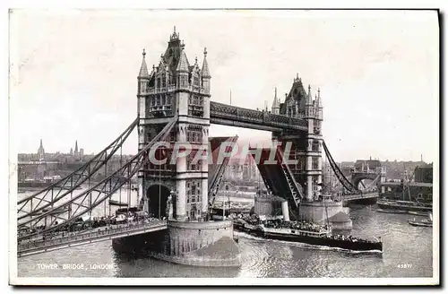 Cartes postales Tower Bridge London Bateau