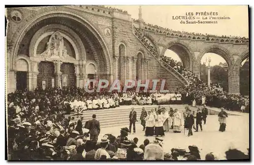 Cartes postales Les Pyrenees Lourdes La Procession du Saint Sacrement