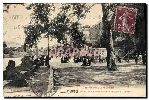 Cartes postales Lourdes Bords du Gave en face la Grotte