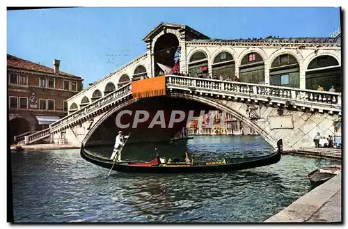 Cartes postales moderne Venezia Ponte di Rialto e gondola