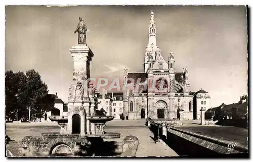 Cartes postales moderne Ste Anne D&#39Auray La Basilique et la Fontaine