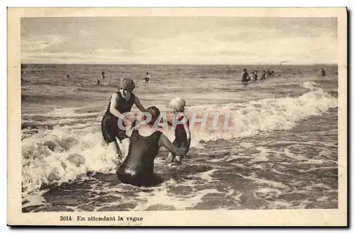 Cartes postales En attendant la vague Folklore Femmes Maillot de bain