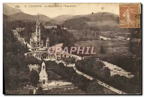 Cartes postales Lourdes La Basilique Et I&#39Esplanade