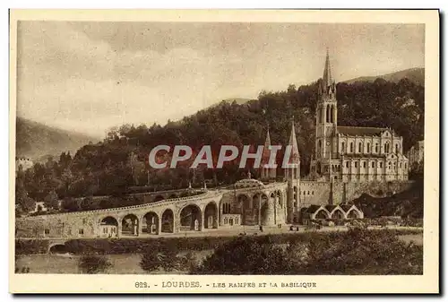 Cartes postales Lourdes Les Rampes Et La Basilique