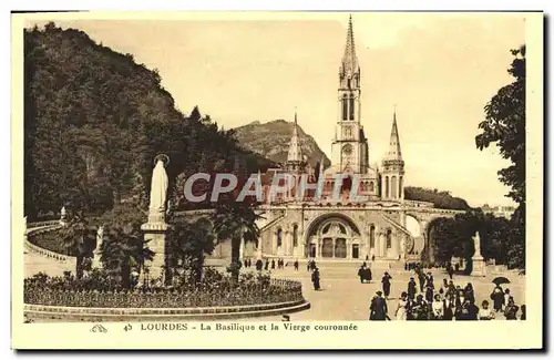 Ansichtskarte AK Lourdes La Basilique La Basilique Et La Vierge Couronnee