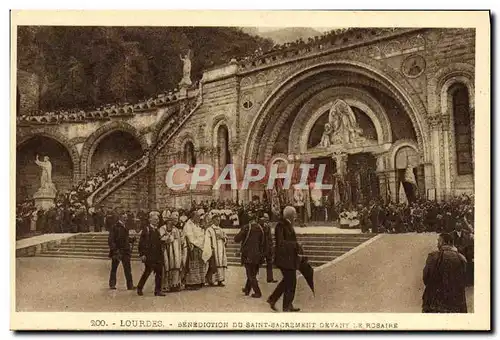 Cartes postales Lourdes Senediction Du Sain Sacrement devant le rosaire