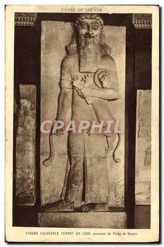 Ansichtskarte AK Musee Du Louvre Figure Colossale Tenant un Lion Provenant du Palais de Sargon