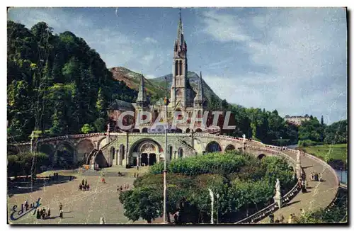 Cartes postales Lourdes La Basilique et Esplanade
