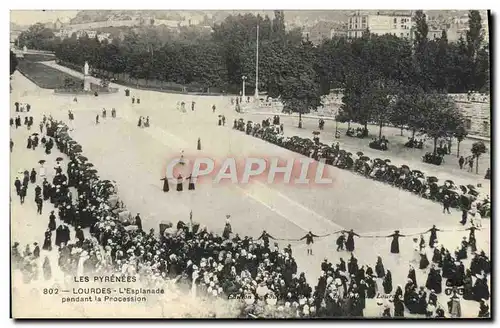 Ansichtskarte AK Lourdes L&#39Esplanade Pendant la Procession