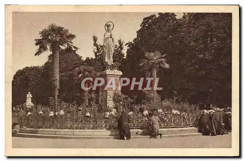 Cartes postales Lourdes La Vierge Couronnee