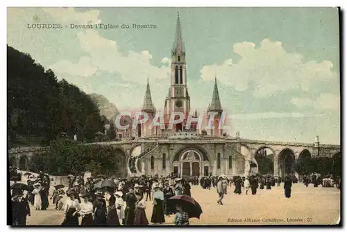 Ansichtskarte AK Lourdes Devant l&#39Eglise du Rosaire